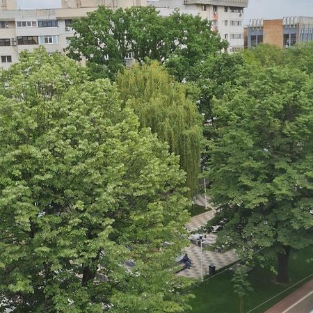Apartament Cu 2 Camere Spatioase In Centrul Orasului - Andrei Brăila エクステリア 写真